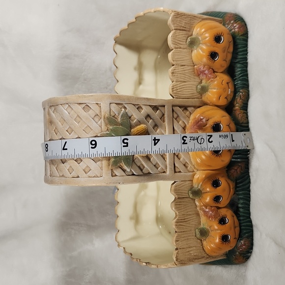 Vintage Halloween Fall/Harvest Themed Basket/Planter/Centerpiece, Pumpkin Basket - Picture 8 of 9